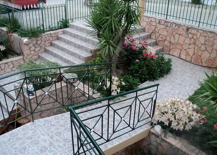 Anastasis Apartman *